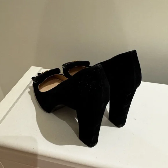 Absolutely stunning Prada suede heels - Picture 2 of 6